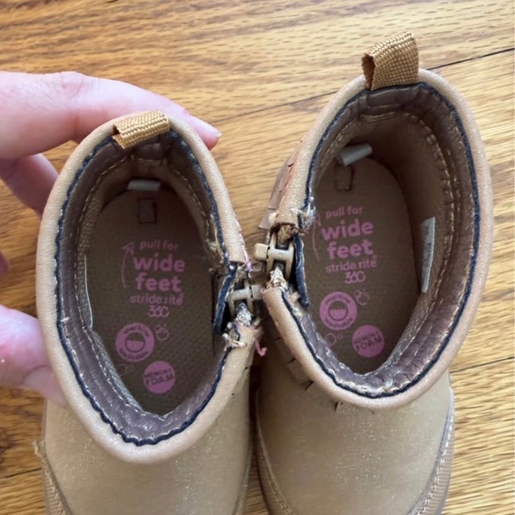 Stride Rite Sparkle Boots - Picture 4 of 5